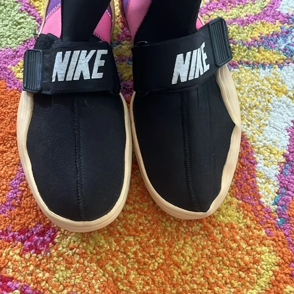 VINTAGE NIKE AQUA BOOT SOCKS WOMENS SIZE 9.5